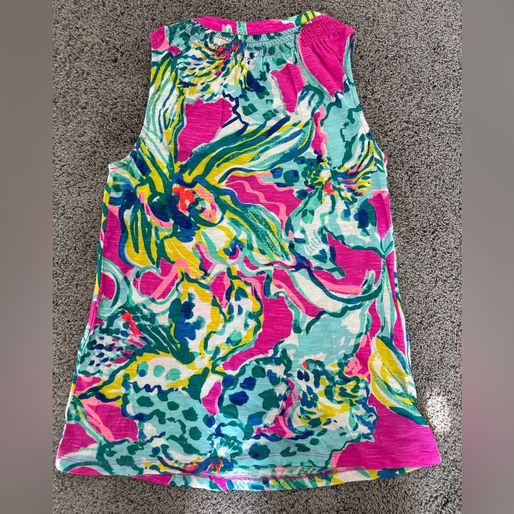 Lilly Pulitzer Essie Top in Magenta Hottie Floral Pink - Picture 2 of 3